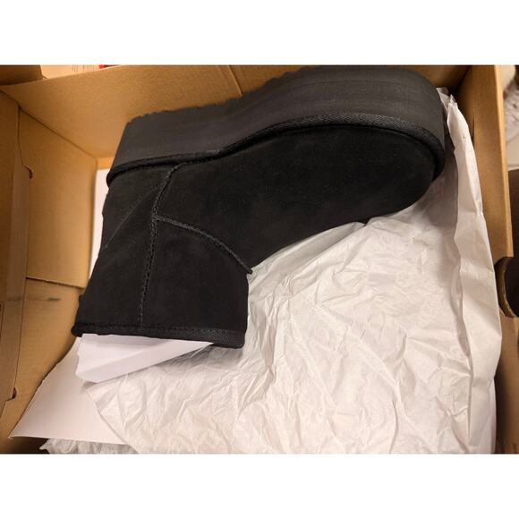 UGG Women's Classic Ultra Mini Platform Black Size 9 - Picture 2 of 5